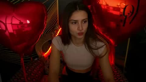 Snapshot of valeryroyale chatting on 02-11-25, 02:57 Valery online show from 02-11-25, 02:57