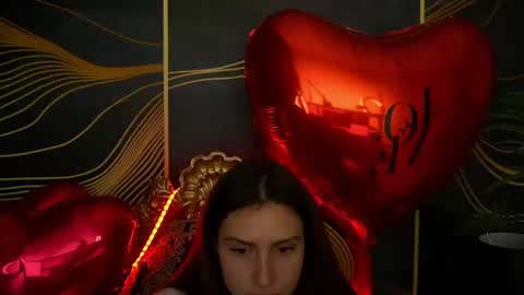 Snapshot of valeryroyale chatting on 02-11-25, 06:01 Valery online show from 02-11-25, 06:01