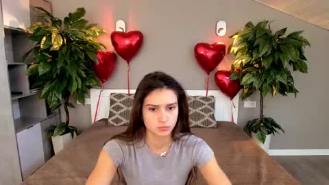 Snapshot of valeryroyale chatting on 02-17-25, 08:09 Valery online show from 02-17-25, 08:09