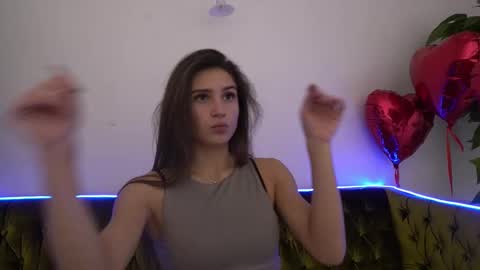 Snapshot of valeryroyale chatting on 02-20-25, 10:48 Valery online show from 02-20-25, 10:48