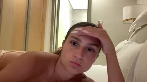 Snapshot of valeryroyale chatting on 10-02-25, 06:48 Valery online show from 10-02-25, 06:48