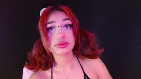 Snapshot of valerysmith18 chatting on 09-21-25, 05:20 zoe online show from 09-21-25, 05:20