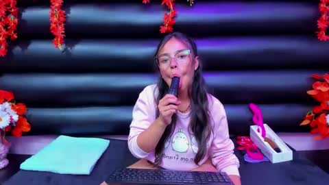 Snapshot of valerysweety__ chatting on 10-12-25, 03:05 ValerySweety online show from 10-12-25, 03:05