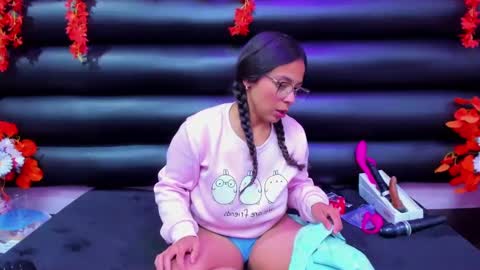 Snapshot of valerysweety__ chatting on 10-12-25, 04:50 ValerySweety online show from 10-12-25, 04:50