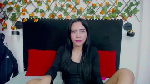 Snapshot of valerythompsonper chatting on 01-11-26, 03:22 valery online show from 01-11-26, 03:22