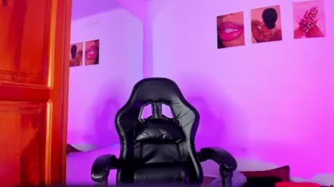 Snapshot of valeryts1 chatting on 06-17-26, 06:31 ValeryTs1 online show from 06-17-26, 06:31
