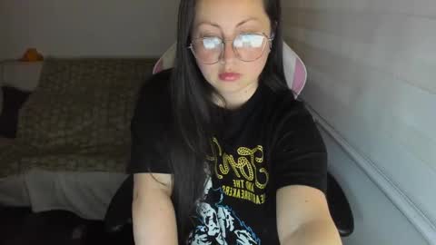 My name is Valery... Nice to meet you  thumb up me please its important online show from 11-03-25, 11:26