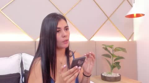 Snapshot of valesantodomingo chatting on 02-19-26, 10:39 Sofia online show from 02-19-26, 10:39