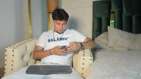 Valentino online show from 04-15-26, 07:32
