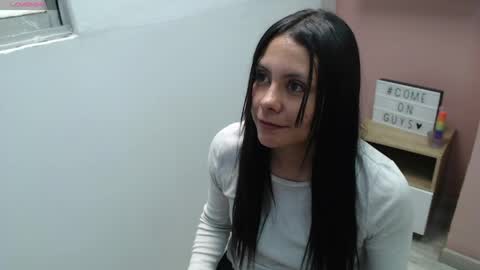 Snapshot of valevicious chatting on 04-29-26, 05:30 valevicious online show from 04-29-26, 05:30