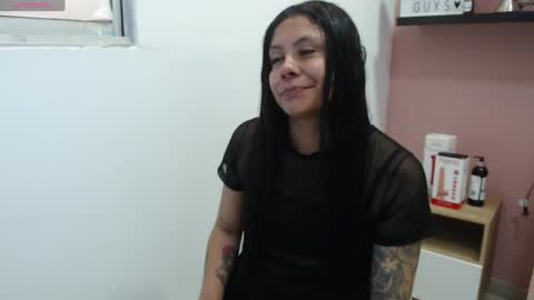 Snapshot of valevicious chatting on 06-05-26, 01:17 valevicious online show from 06-05-26, 01:17