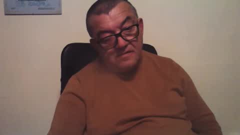 Snapshot of valio6969 chatting on 03-18-26, 04:21 valio online show from 03-18-26, 04:21