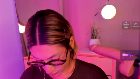 Snapshot of valka_doll chatting on 06-21-26, 01:24 valka_doll online show from 06-21-26, 01:24