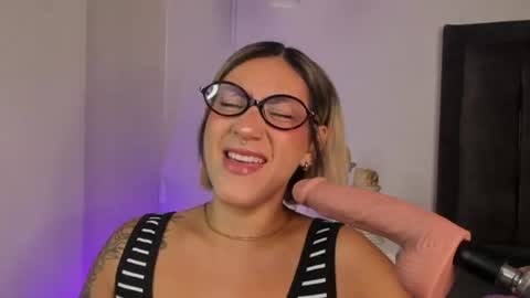 Snapshot of valka_doll chatting on 06-25-26, 07:40 valka_doll online show from 06-25-26, 07:40