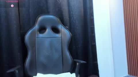 Snapshot of valka_ross chatting on 11-21-25, 12:43 VALKA ROSS online show from 11-21-25, 12:43