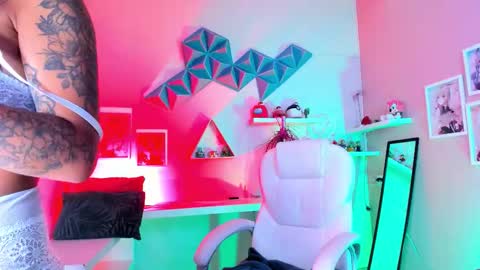 Valkiria online show from 12-20-25, 05:14