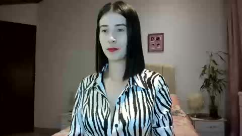 Macarena online show from 09-25-25, 03:54