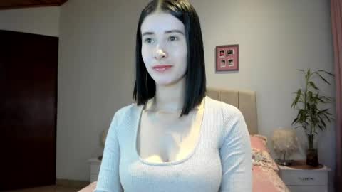 Macarena online show from 10-11-25, 03:06