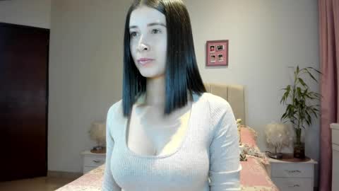 Macarena online show from 10-27-25, 03:10