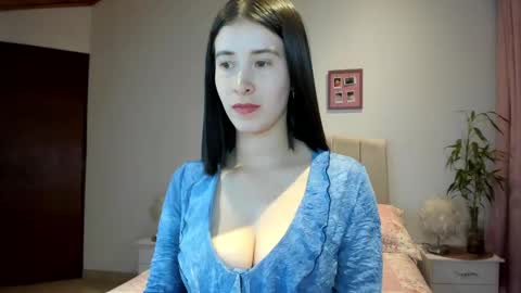 Macarena online show from 10-31-25, 03:07