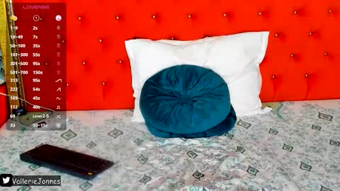 Valerie Val V online show from 02-11-26, 07:57