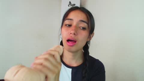 Snapshot of vallery_evanss chatting on 12-11-24, 04:31 Taty independent account online show from 12-11-24, 04:31