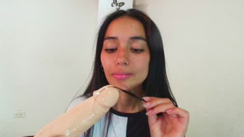 Snapshot of vallery_evanss chatting on 12-11-24, 07:36 Taty independent account online show from 12-11-24, 07:36