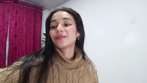 Snapshot of vallery_evanss chatting on 02-13-25, 04:43 Taty independent account online show from 02-13-25, 04:43