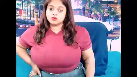 Snapshot of valleyval chatting on 01-08-25, 06:31 indianvalvet priya is back online show from 01-08-25, 06:31
