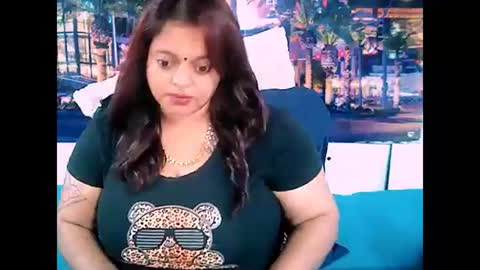 Snapshot of valleyval chatting on 02-12-25, 06:40 indianvalvet priya is back online show from 02-12-25, 06:40