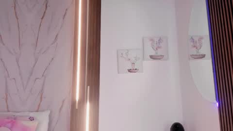 Vallolet Peach  online show from 02-13-26, 12:12