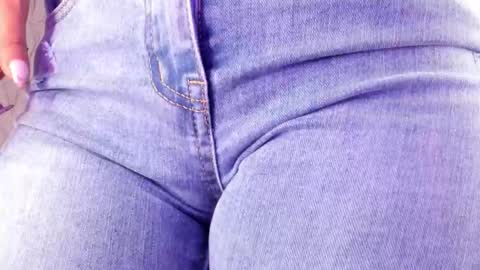 Vallolet Peach  online show from 03-19-26, 12:09