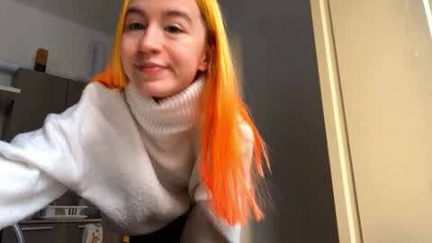 Snapshot of valtopi chatting on 02-21-26, 06:36 Emily online show from 02-21-26, 06:36