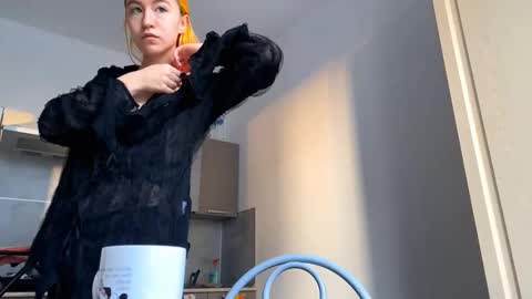 Snapshot of valtopi chatting on 02-23-26, 06:00 Emily online show from 02-23-26, 06:00