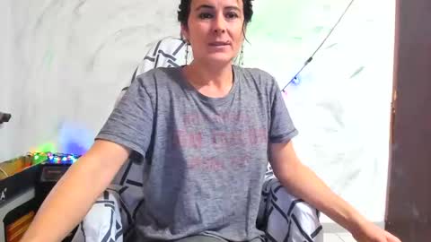 Snapshot of valysexybarbie chatting on 12-24-24, 11:28 valentina online show from 12-24-24, 11:28