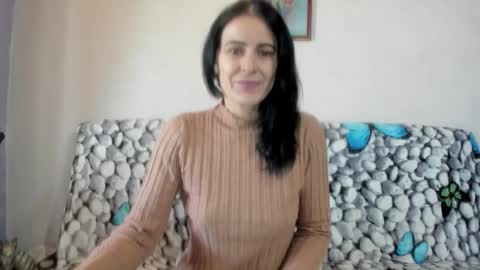 Snapshot of valysexybarbie chatting on 11-16-25, 09:48 valentina online show from 11-16-25, 09:48