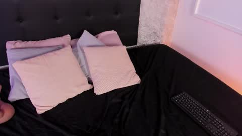 Snapshot of van_montoya chatting on 02-19-26, 09:33 Van online show from 02-19-26, 09:33