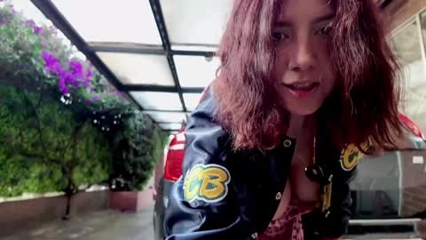 Snapshot of vanandjuani chatting on 02-26-26, 11:42 vanessa online show from 02-26-26, 11:42