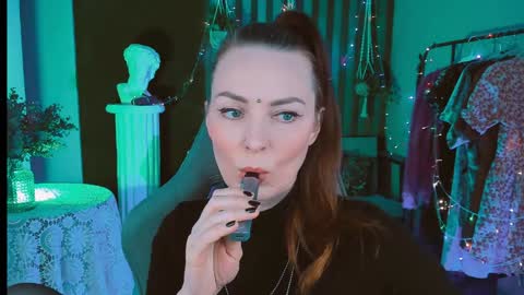 Snapshot of vandarossi chatting on 12-29-24, 08:11 Vanda online show from 12-29-24, 08:11