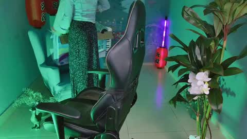 Snapshot of vandarossi chatting on 01-24-25, 11:48 Vanda online show from 01-24-25, 11:48