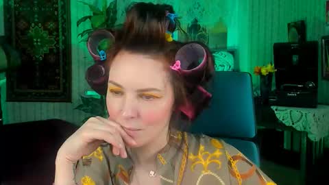 Snapshot of vandarossi chatting on 10-09-25, 11:08 Vanda online show from 10-09-25, 11:08