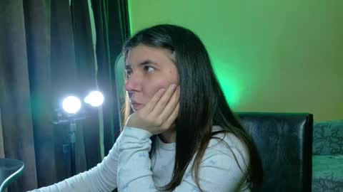 Snapshot of vandifive chatting on 05-21-26, 09:22 Vandi online show from 05-21-26, 09:22