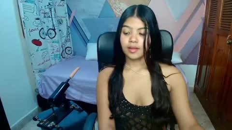 Snapshot of vane_latin18 chatting on 04-21-26, 08:01 vane_latin18 online show from 04-21-26, 08:01
