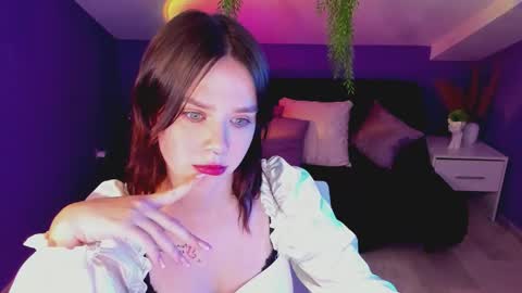 Polly online show from 09-15-25, 01:11