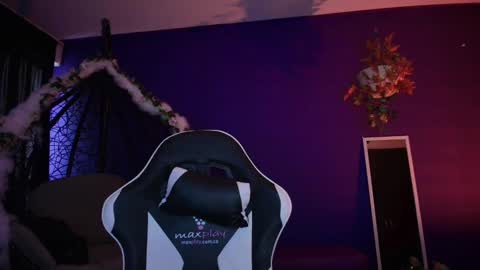 Snapshot of vanelope11 chatting on 09-09-25, 07:02 Vanelope online show from 09-09-25, 07:02