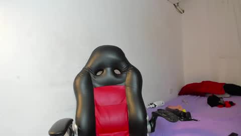 Snapshot of vanelope_smith chatting on 10-03-25, 10:40 vanelope_smith online show from 10-03-25, 10:40