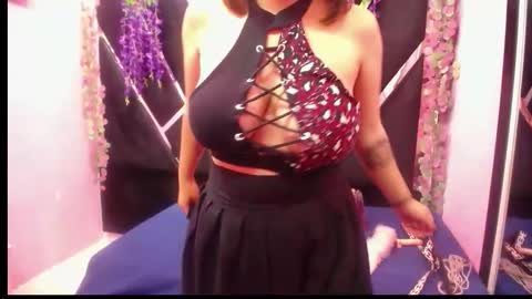 Snapshot of vanesa_boobs chatting on 02-11-26, 03:00 vanessa bobs online show from 02-11-26, 03:00