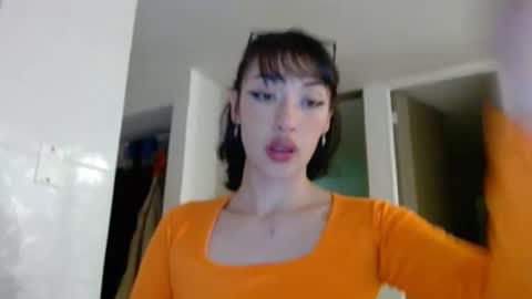 Snapshot of vanesaafoxx chatting on 11-13-25, 05:39 Vans online show from 11-13-25, 05:39