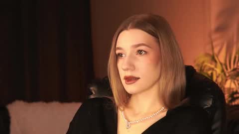 Snapshot of vanessa__lui chatting on 02-16-26, 03:41 Vanessa online show from 02-16-26, 03:41