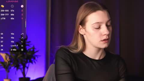 Snapshot of vanessa__lui chatting on 02-19-26, 03:30 Vanessa online show from 02-19-26, 03:30